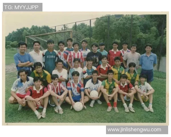 武汉足球队逆袭之路揭秘:从低谷到大满贯的辉煌历程