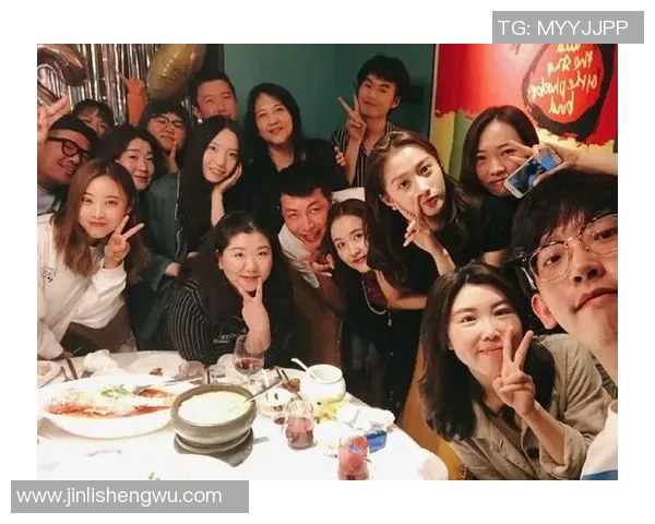 足球明星私下聚会视频曝光揭秘他们的真实生活与友情瞬间